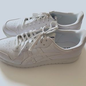 Asics White tennis shoes